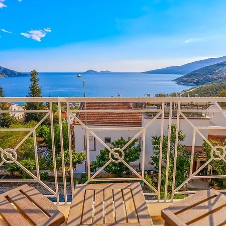 Villa Royal Hills 2 *